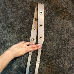 Michael Kors guitar straps pearl grey